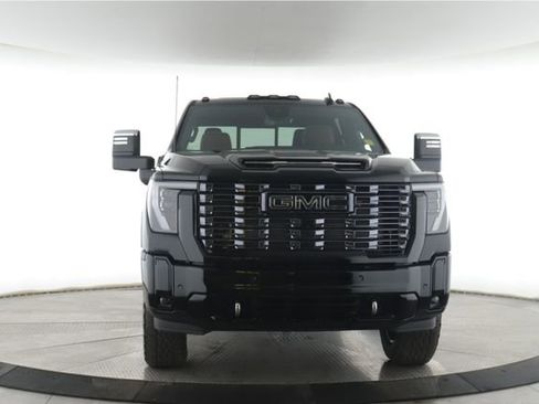Used 2026 GMC Sierra 2500 Denali Ultimate w/ LPO, Black Badging Package AWD/4WD image 12