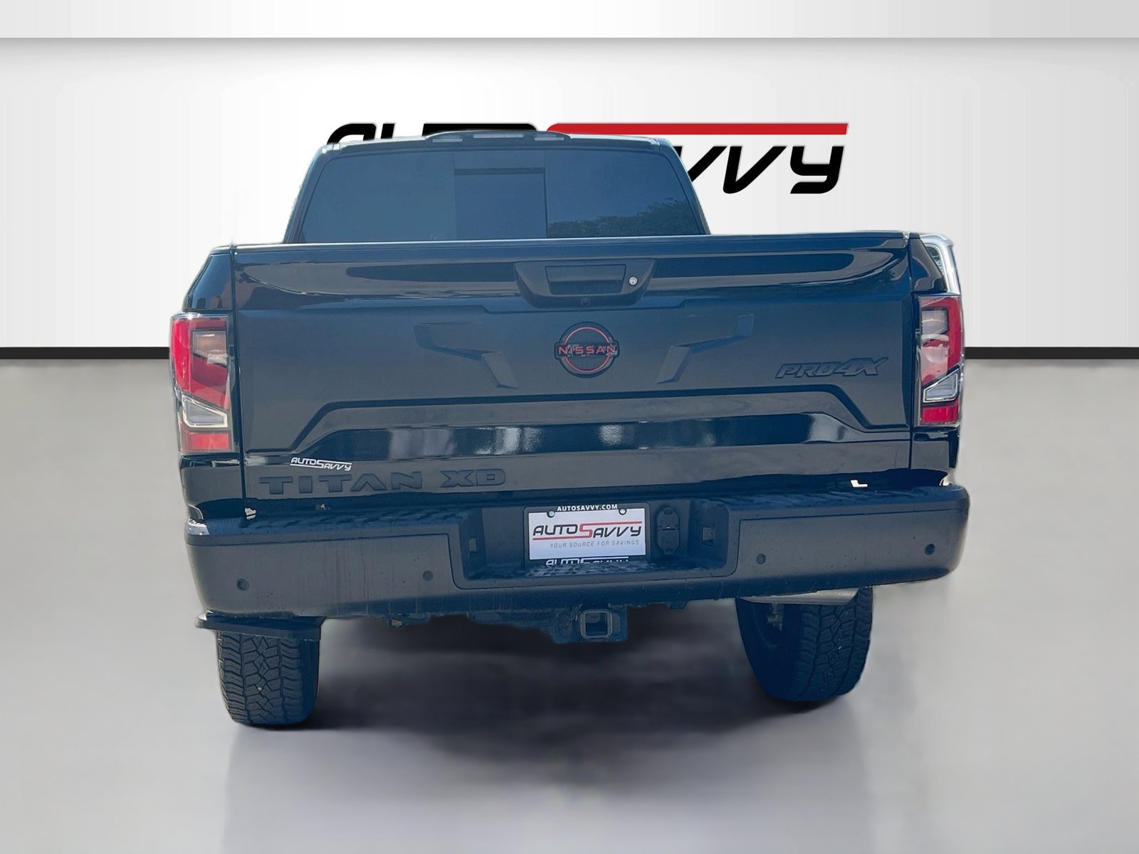 Used 2024 Nissan Titan PRO-4X w/ Pro-4x Convenience Package AWD/4WD image 6