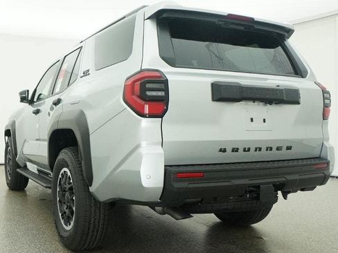 Certified 2026 Toyota 4Runner TRD Off-Road Premium AWD/4WD image 22
