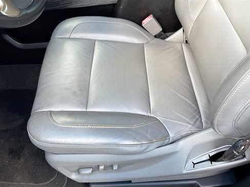 Used 2020 Chevrolet Suburban LT image 21