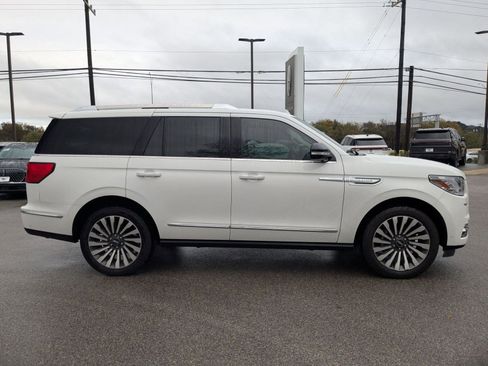Used 2021 Lincoln Navigator Reserve w/ Luxury Package image 2