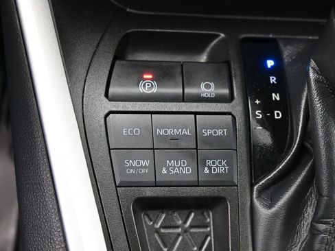 Used 2022 Toyota RAV4 XLE w/ Convenience Package image 29