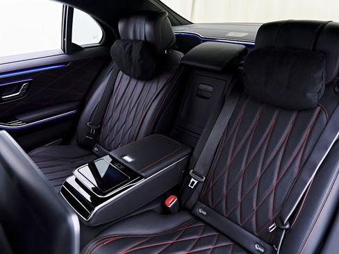 Used 2024 Mercedes-Benz S 63 AMG S w/ Rear Seat Package image 61
