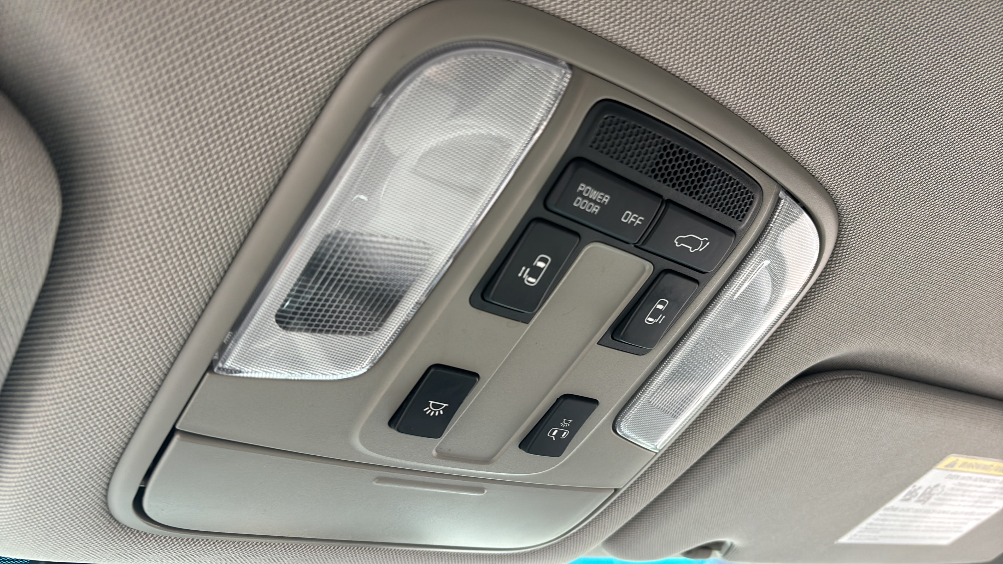 Used 2018 Kia Sedona EX FWD image 32