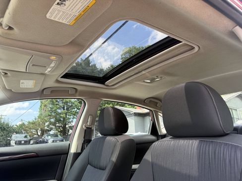 Used 2019 Nissan Sentra SV w/ Special Edition Package FWD image 22