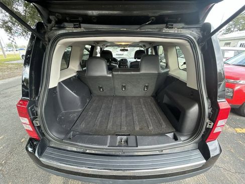 Used 2017 Jeep Patriot High Altitude image 22