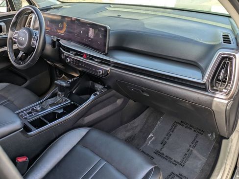 Used 2024 Kia Sorento S image 29