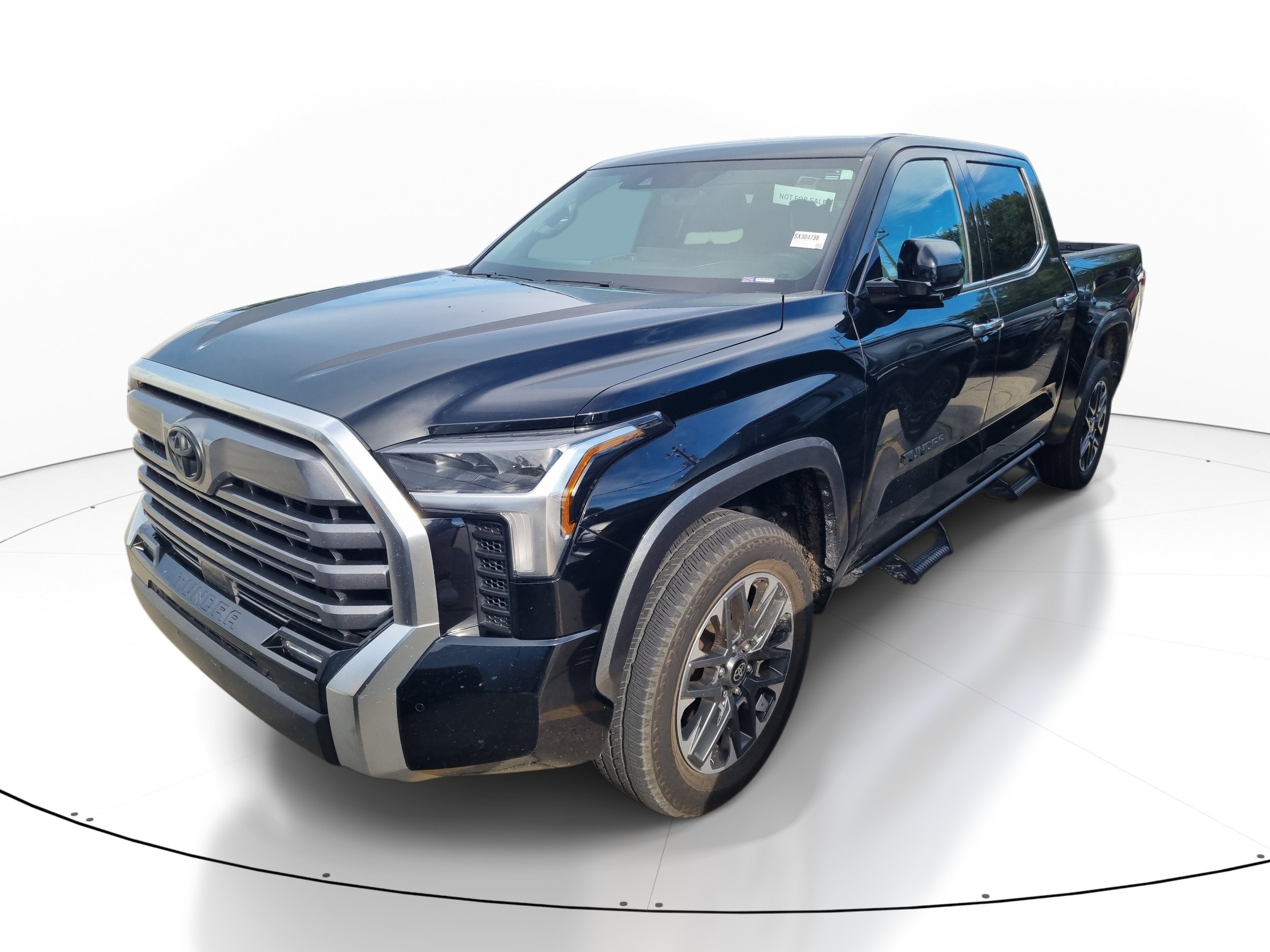 Used 2025 Toyota Tundra Limited AWD/4WD image 3