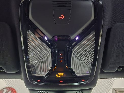 Used 2022 BMW 530i xDrive w/ M Sport Package image 29