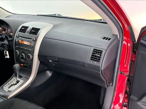 Used 2011 Toyota Corolla LE image 21