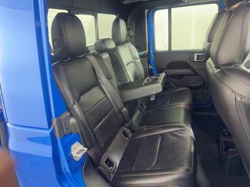 Used 2020 Jeep Gladiator Overland w/ Popular Equipment Package image 27