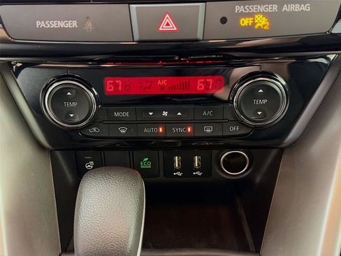 Used 2022 Mitsubishi Eclipse Cross SEL image 17