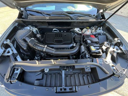 Used 2023 GMC Acadia SLE w/ Elevation Edition image 29