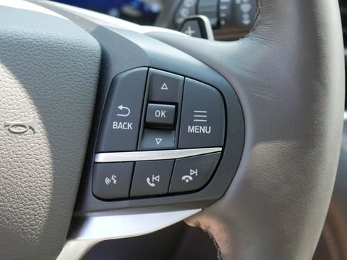Used 2020 Ford Explorer Platinum w/ Premium Technology Package AWD/4WD image 20