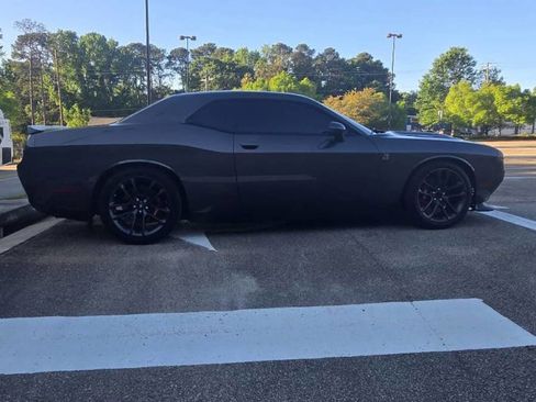Used 2020 Dodge Challenger R/T Scat Pack RWD image 12