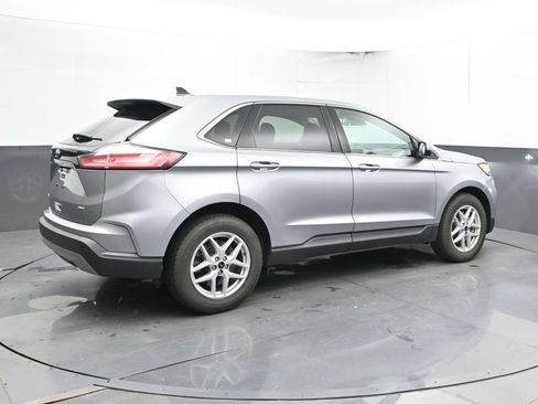 Used 2024 Ford Edge SEL AWD/4WD image 3