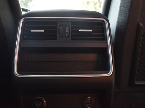 Used 2020 Porsche Cayenne AWD/4WD image 30