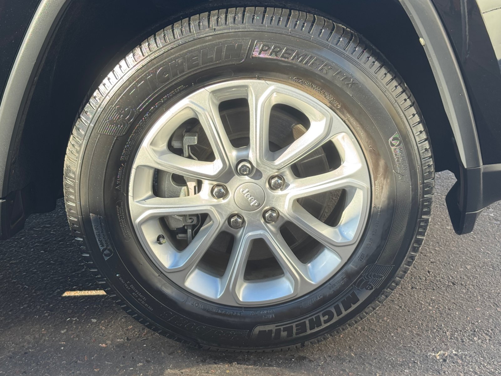 Used 2022 Jeep Grand Cherokee Laredo E RWD image 32