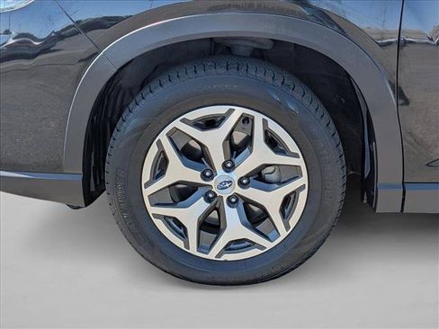 Used 2020 Subaru Forester Premium AWD/4WD image 23