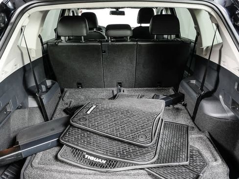 Used 2020 Volkswagen Tiguan SE image 30