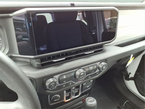 New 2026 Jeep Gladiator Sport image 13