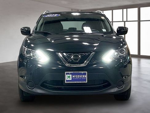Used 2018 Nissan Rogue Sport SV AWD/4WD image 2