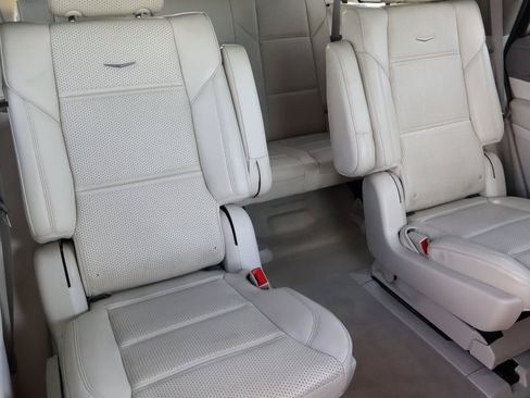 Used 2023 Cadillac Escalade Sport Platinum AWD/4WD image 23