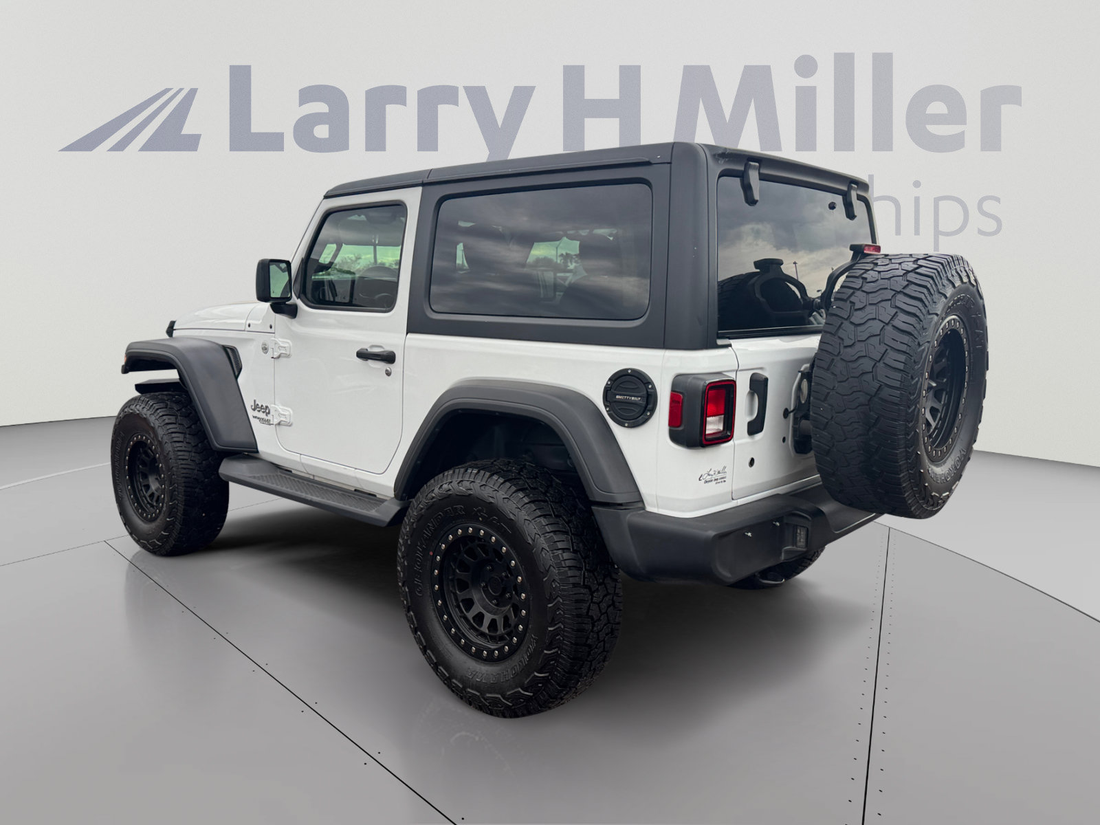 Used 2020 Jeep Wrangler Sport AWD/4WD image 3