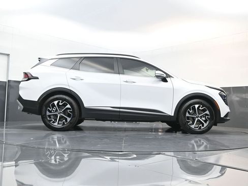 Used 2025 Kia Sportage EX w/ Premium Package FWD image 23