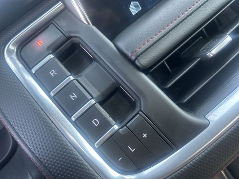 Used 2022 Chevrolet Suburban RST w/ Luxury Package image 26