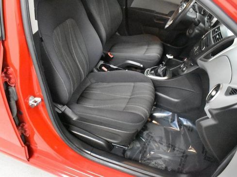 Used 2013 Chevrolet Sonic LT image 15