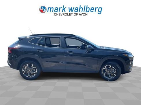 Used 2026 Chevrolet Trax LT w/ Driver Confidence Package FWD image 9