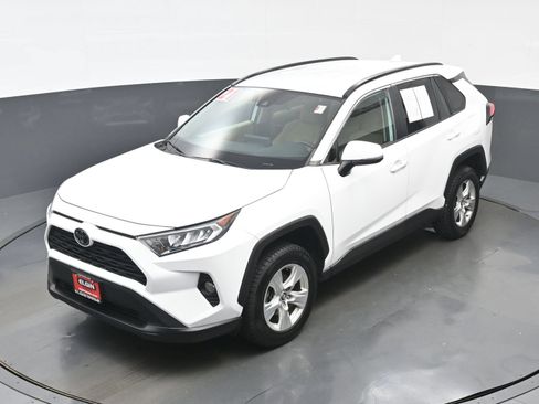 Used 2021 Toyota RAV4 XLE AWD/4WD image 34