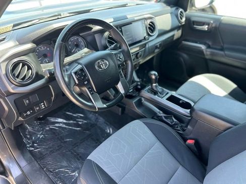Used 2021 Toyota Tacoma TRD Sport w/ Technology Package AWD/4WD image 19