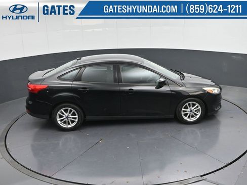 Used 2018 Ford Focus SE image 49