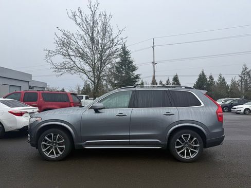 Used 2018 Volvo XC90 T6 Momentum w/ Convenience Package image 2