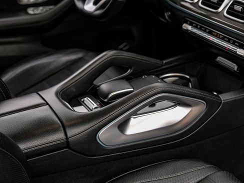 Used 2021 Mercedes-Benz GLS 580 4MATIC image 24