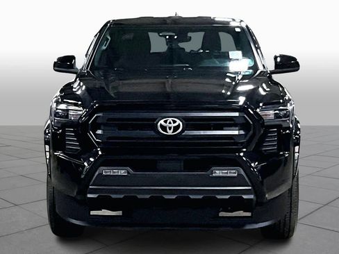 Certified 2024 Toyota Tacoma SR5 image 4