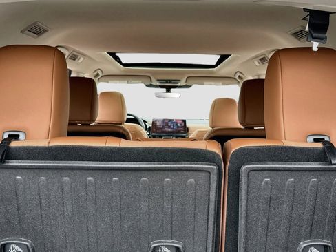 New 2026 Nissan Pathfinder Platinum AWD/4WD image 8