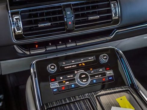 Used 2022 Lincoln Navigator L Black Label image 32