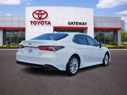 Used 2024 Toyota Camry LE FWD image 5