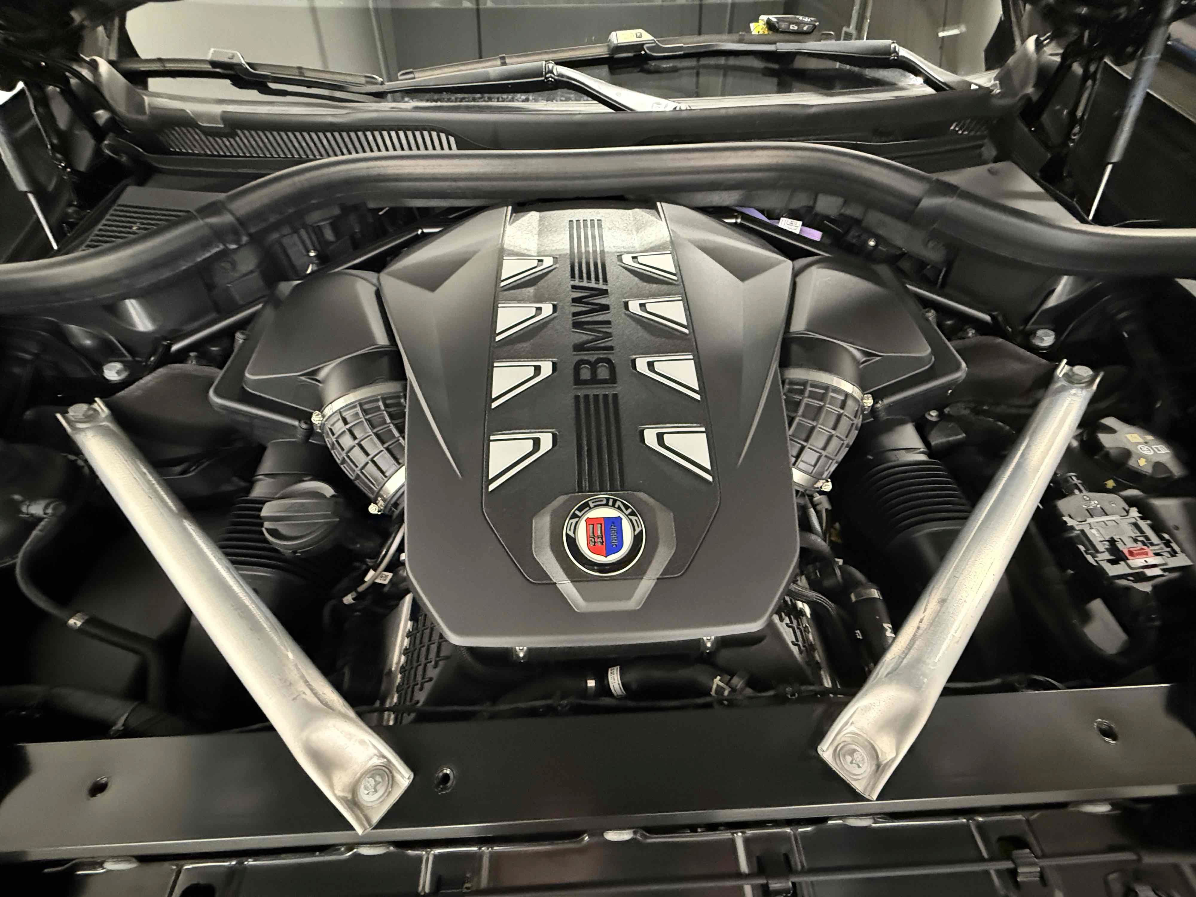Used 2025 BMW ALPINA XB7 AWD/4WD image 45