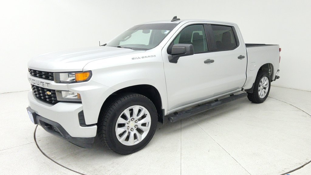 Used 2020 Chevrolet Silverado 1500 Custom w/ Custom Value Package RWD image 3