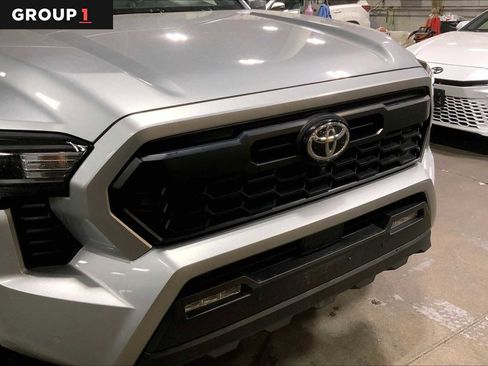 Certified 2024 Toyota Tacoma TRD Off-Road w/ TRD Off Road Premium Package AWD/4WD image 30