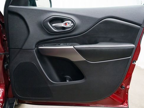 Used 2020 Jeep Cherokee Latitude image 27