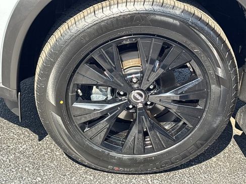 Certified 2023 Nissan Rogue SV w/ SV Premium B Package FWD image 12