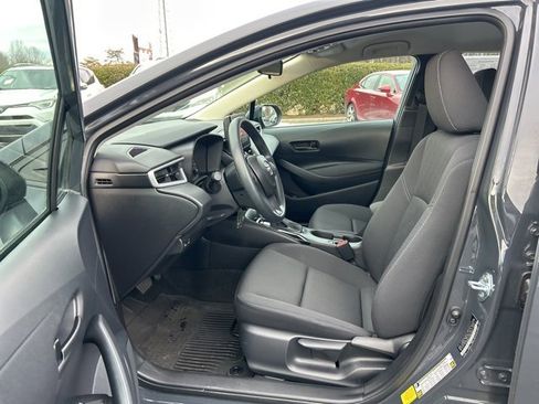 Used 2025 Toyota Corolla LE image 13
