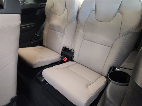 New 2026 Volvo XC90 B6 Plus image 30