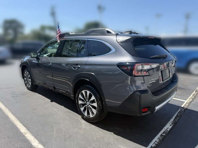 Used 2025 Subaru Outback Touring XT AWD/4WD image 5