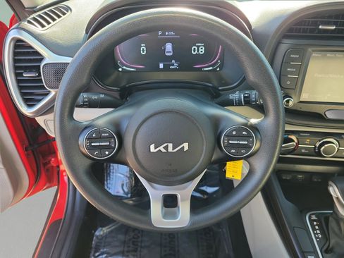 Used 2023 Kia Soul LX image 15